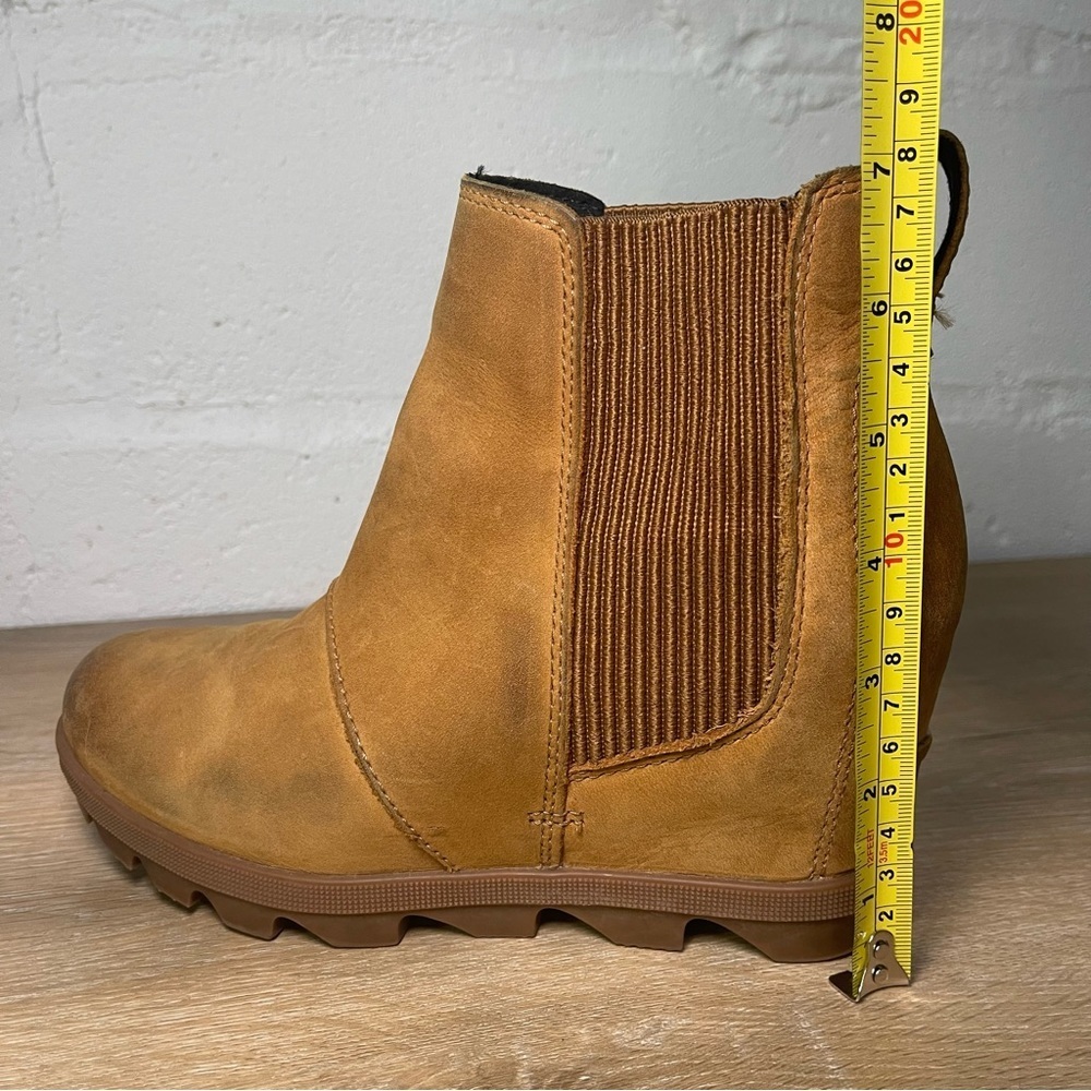 SOREL | Joan of Artic Wedge II Chelsea Boot | Camel Brown | Size 6.5 - Picture 8 of 9